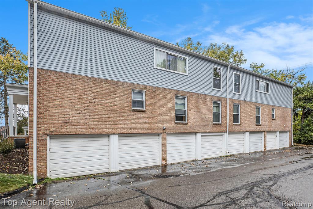 509 E University Drive, 508, Rochester, MI 48307 — Photo 17