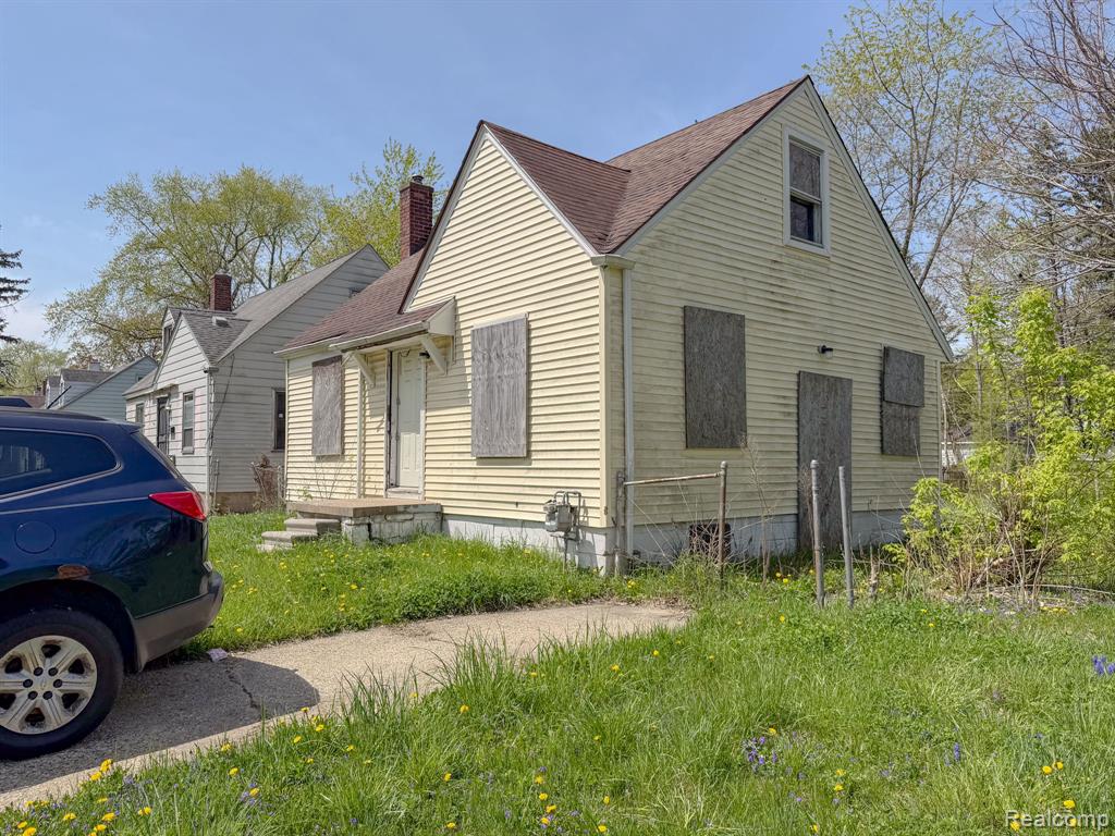 12441 Lansdowne Street - Photo 2
