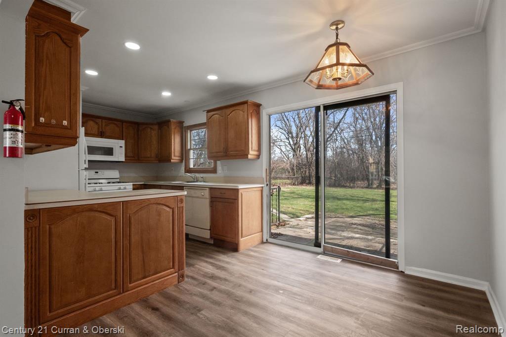 545 HUDSON Street, Ypsilanti, MI 48198 — Photo 7
