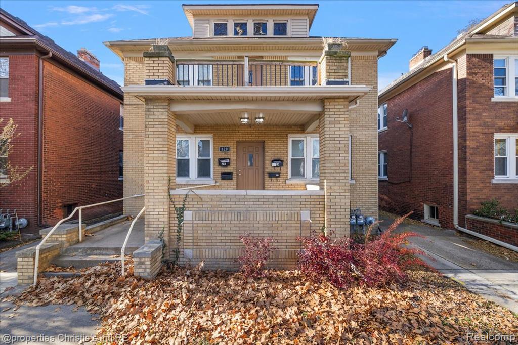829 Beaconsfield Ave, Grosse Pointe Park, MI 48230 — front exterior