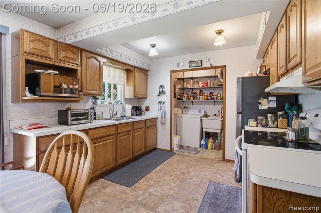 47395 Dequindre Road, Rochester Hills, MI 48307 — Photo 5