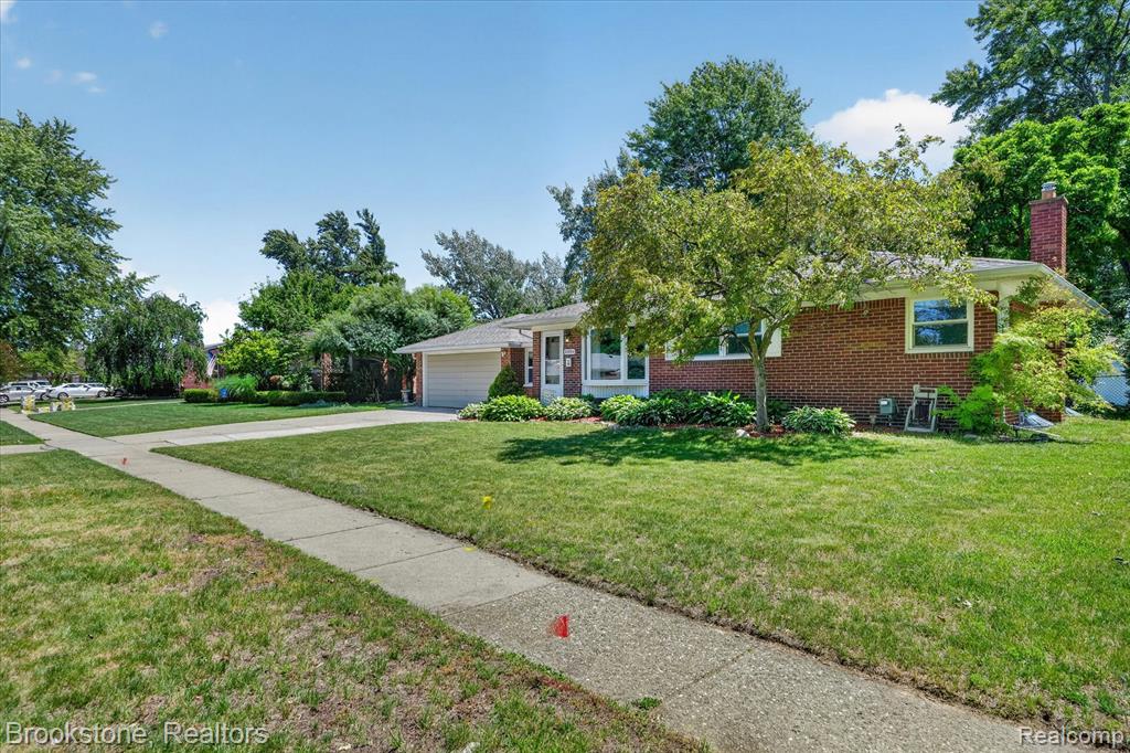 23784 Linne Street, Clinton Twp, MI 48035 — Photo 3
