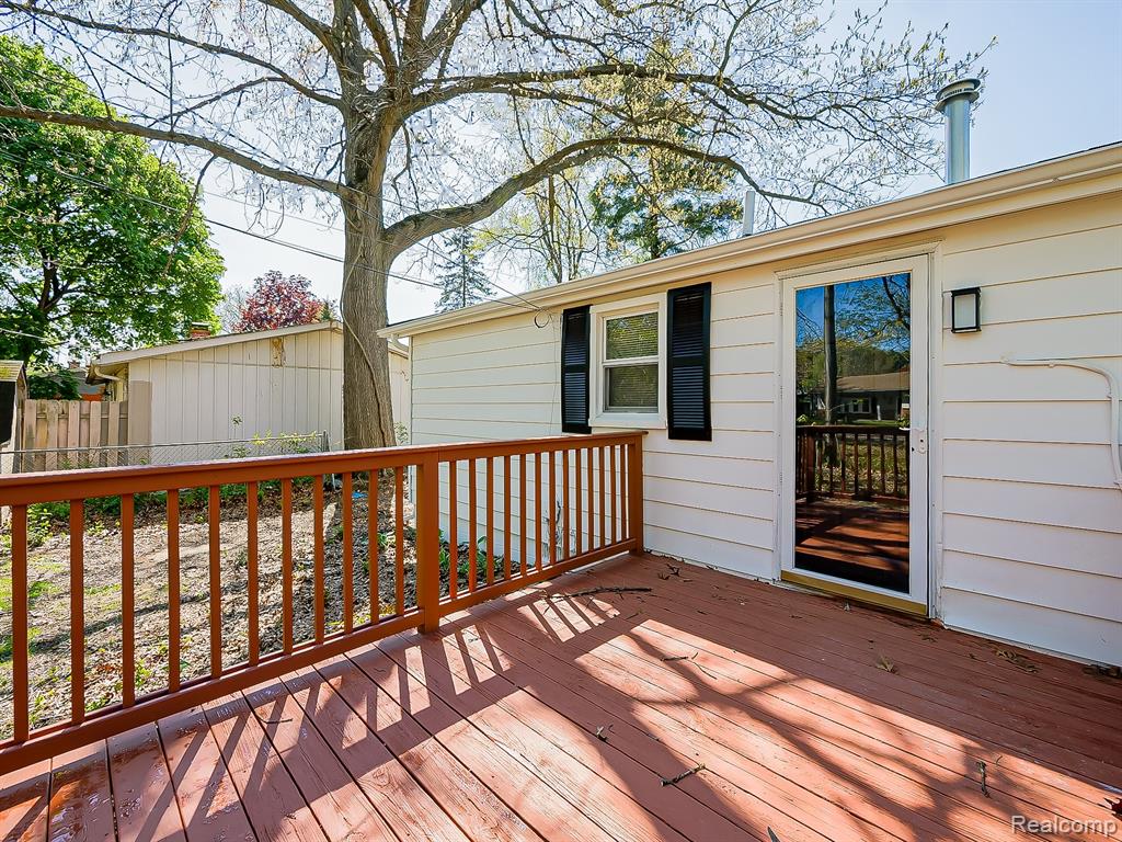 9650 Cooley Lake Road, White Lake, MI — Photo 26
