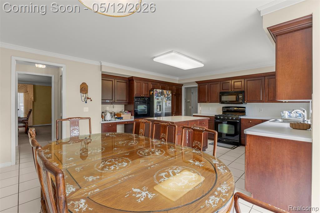 30060 Bristol Lane, Bingham Farms, MI 48025 — Photo 24