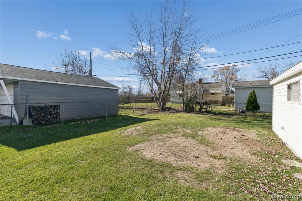 25898 Fairgrove Street, Woodhaven, MI 48183 — Photo 35