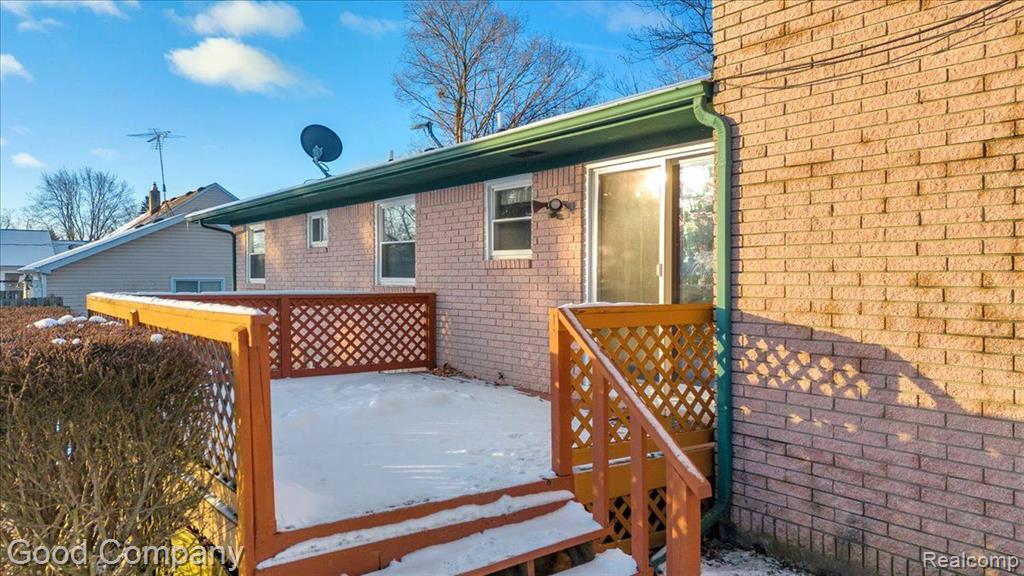 745 HOGARTH Avenue, Waterford, MI 48328 — Photo 34