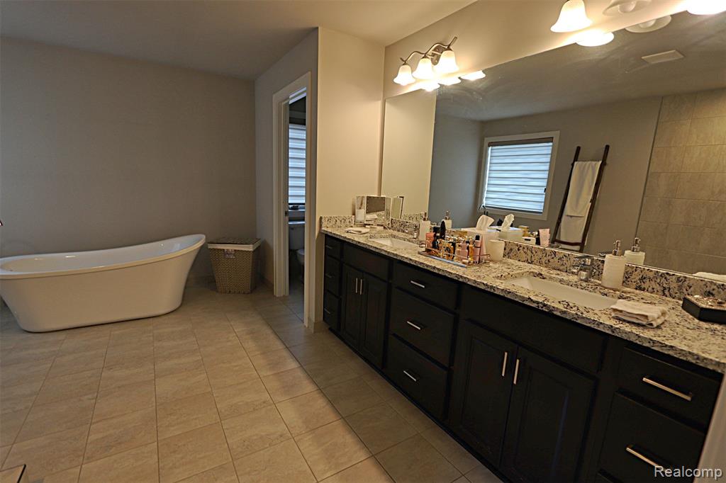 4966 Park Manor Drive, Troy, MI 48098 — Photo 34