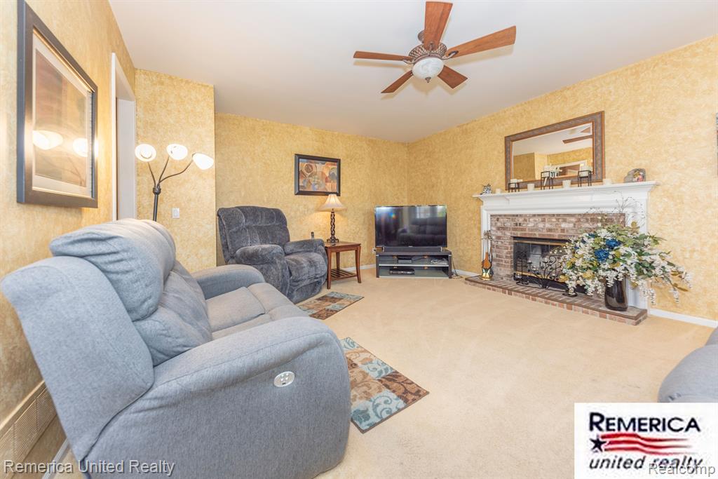 46206 LARCHMONT Drive, Canton, MI 48187 — Photo 18
