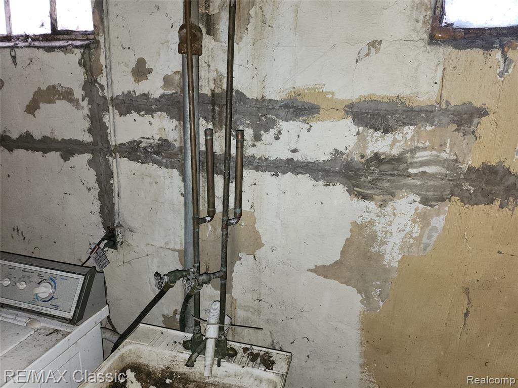 643 E Kennett Road, Pontiac, MI 48340 — Photo 38