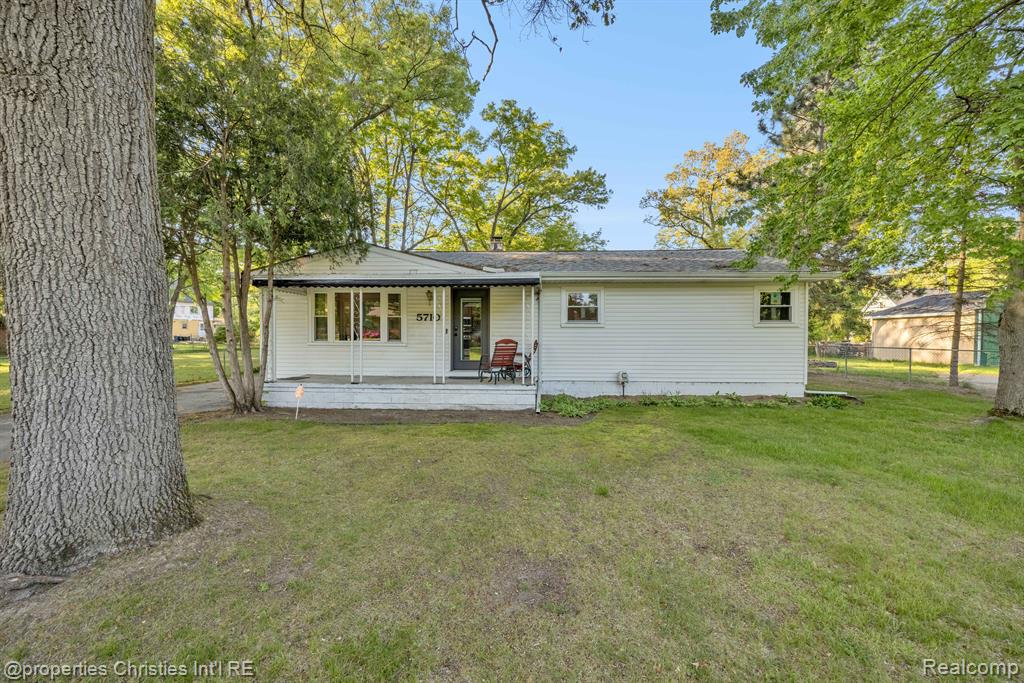 5710 OPALINE Drive, Waterford, MI 48327 — Photo 28