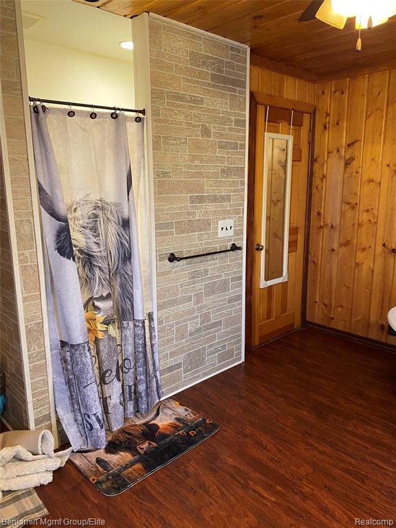 6827 Lapeer Road, Kimball, MI — Photo 11