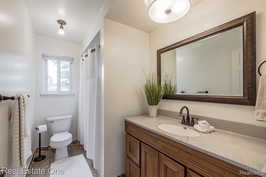 40026 Kristen Drive, Sterling Heights, MI 48310 — Photo 18