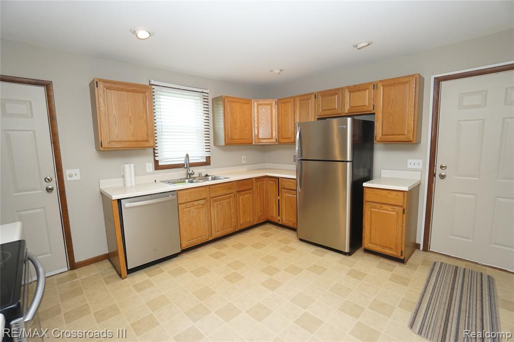 43373 Alva Drive, Belleville, MI 48111 — Photo 5