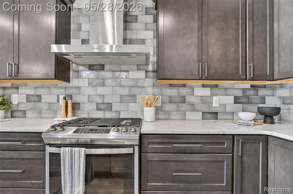 2214 Bowles Street, Fenton, MI 48430 — Photo 9