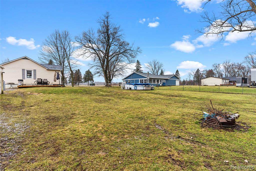 7250 Frances Road, Flushing, MI 48433 — Photo 11