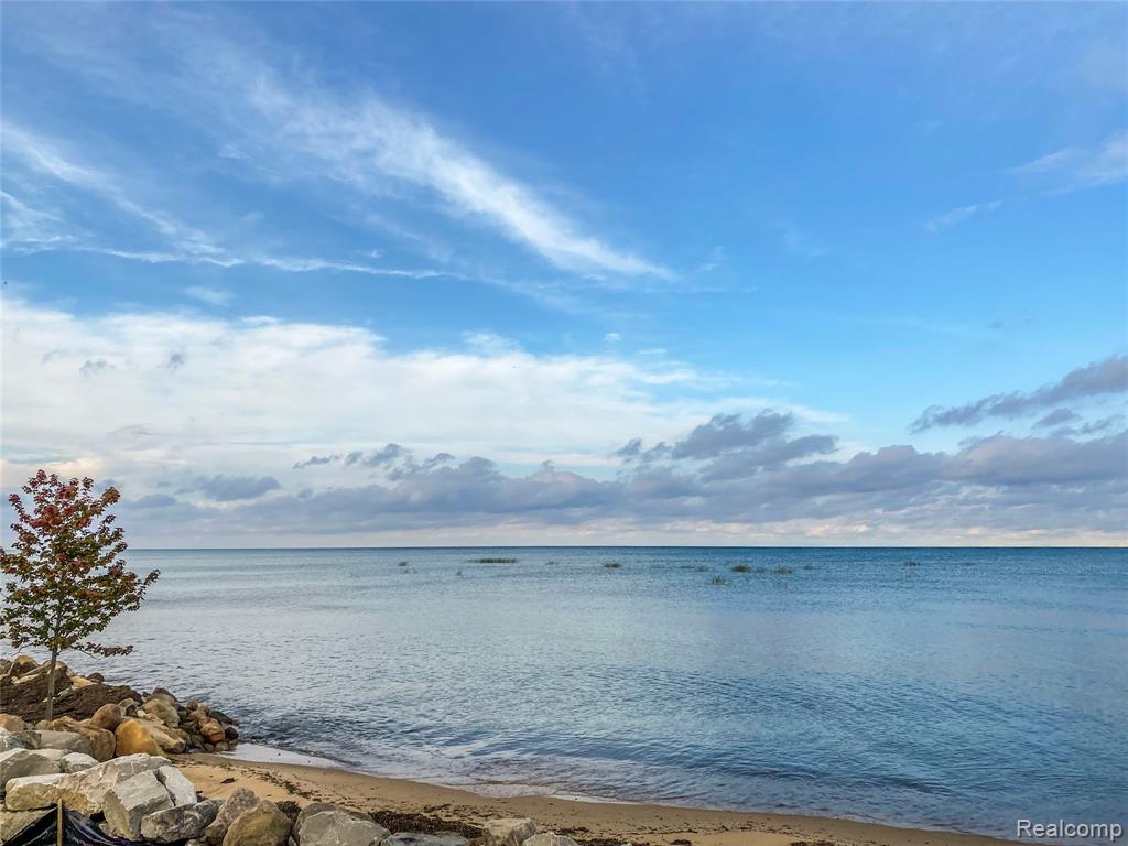 5110 Shorefront Lane, MI — Photo 58