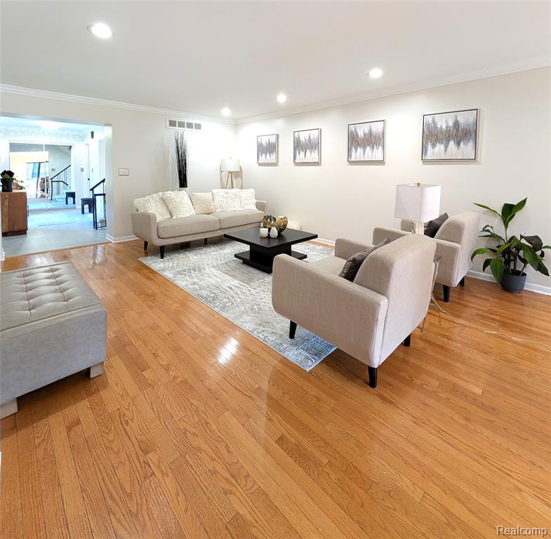 7173 Creeks Crossing, West Bloomfield, MI — Photo 4