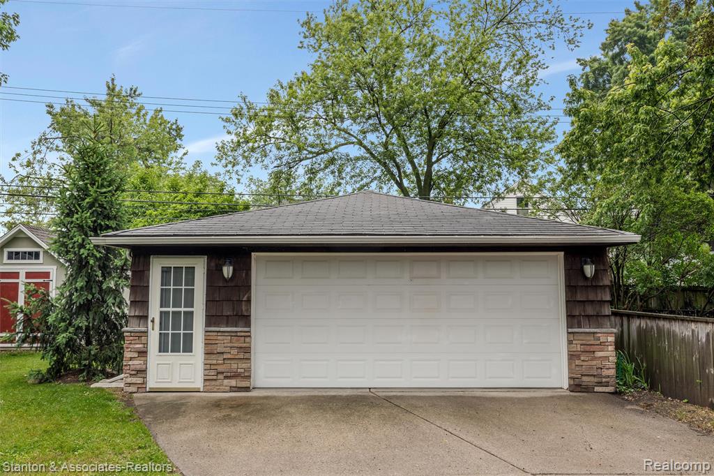 608 Woodlawn Avenue, Royal Oak, MI 48073 — Photo 29