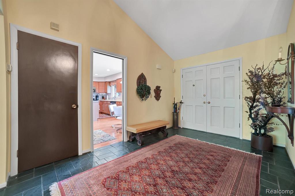 530 WHITEHALL Road, Bloomfield Hills, MI 48304 — Photo 5