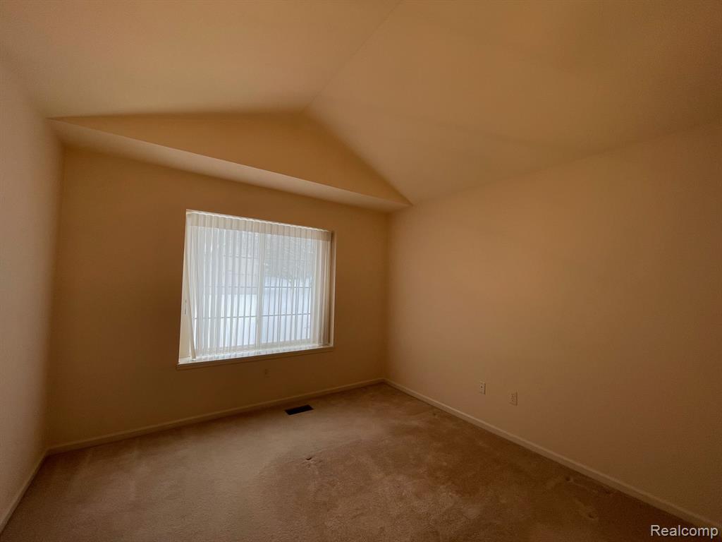 10385 Tophill, Hartland, MI 48353 — Photo 24