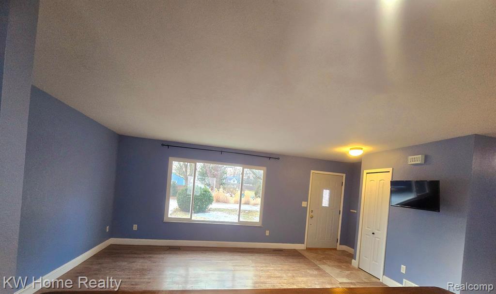 400 CLARENDON Street, Ann Arbor, MI 48103 — Photo 2