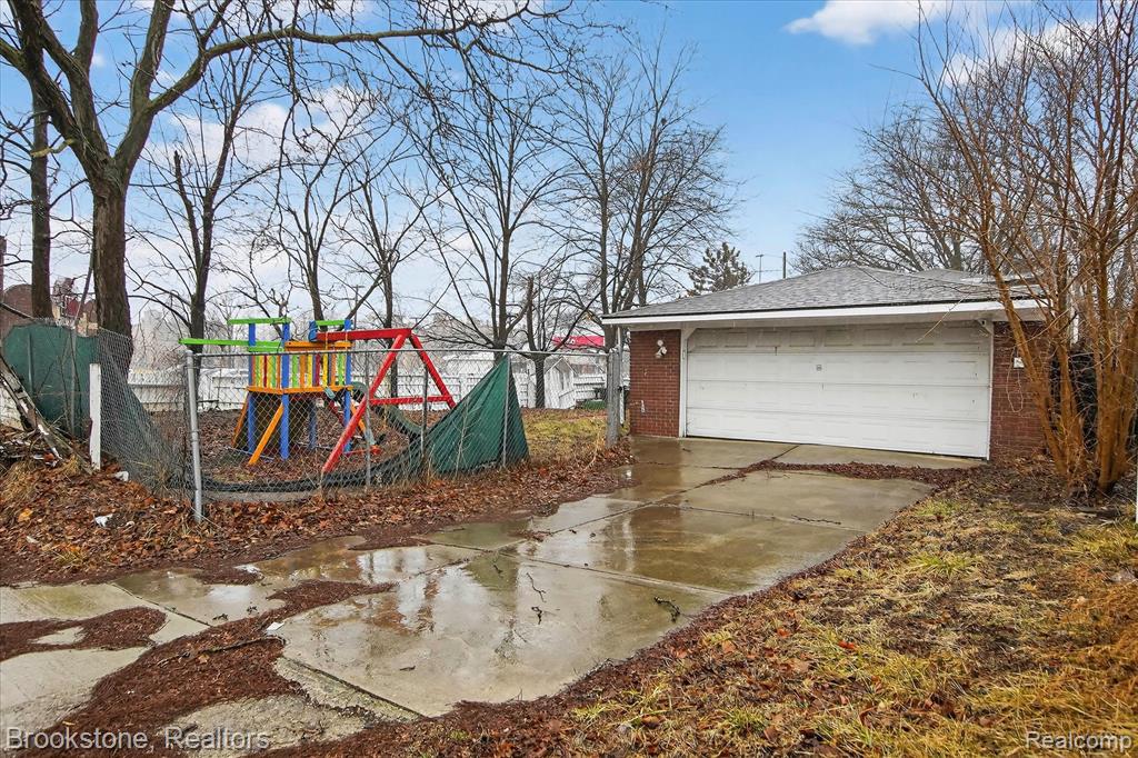 2555 W Boston Boulevard, Detroit, MI 48206 — Photo 35
