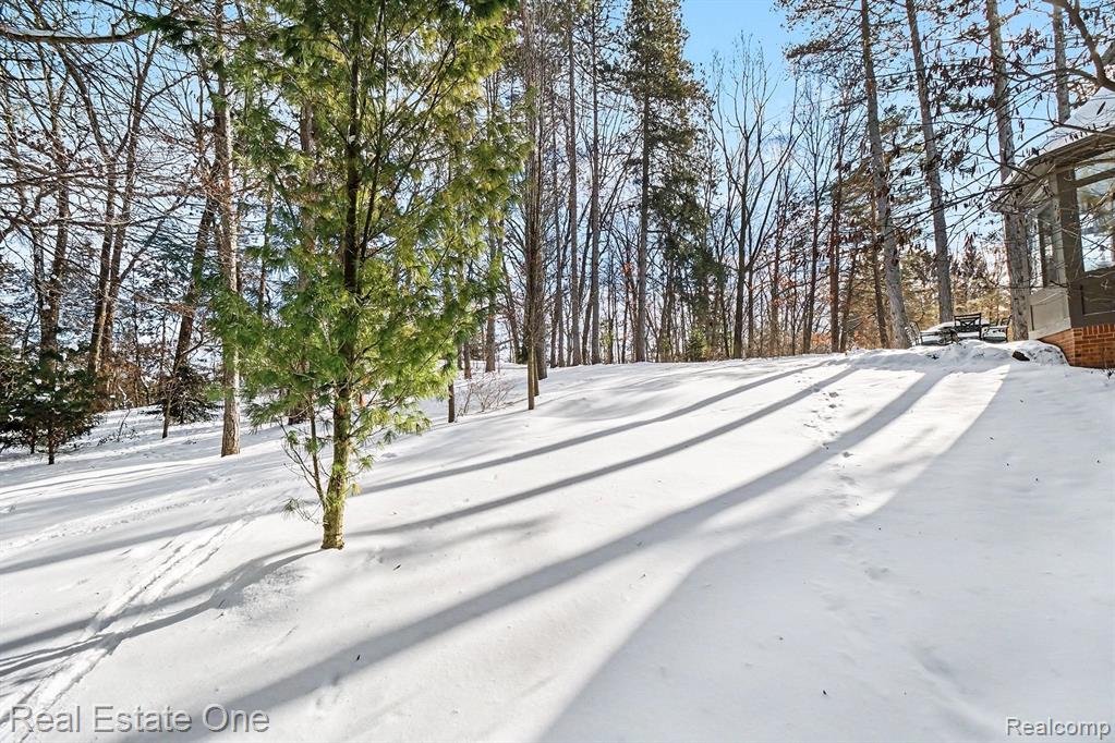 7907 Brookwood Drive, Clarkston, MI 48348 — Photo 40