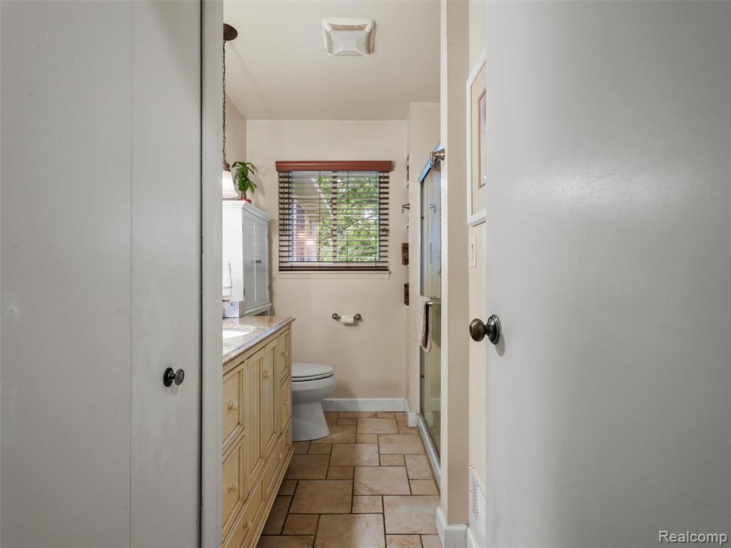 46275 W 11 Mile Rd, Novi, MI — Photo 31