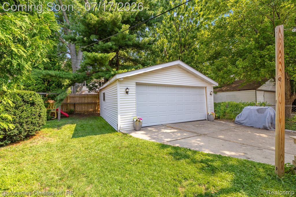 20855 Lochmoor Street, Harper Woods, MI 48225 — Photo 40