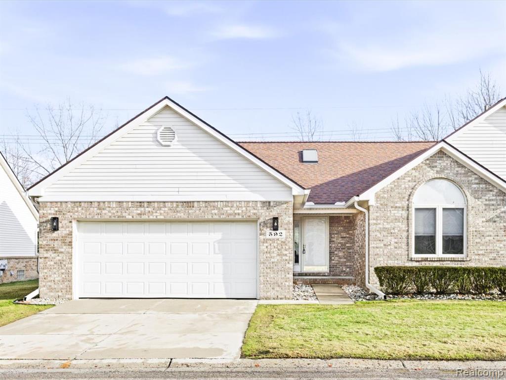 592 Snowbird Circle E, St. Clair, MI 48079 — front exterior