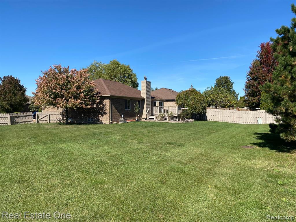 46552 MORNINGSIDE Drive, Macomb, MI 48044 — Photo 14