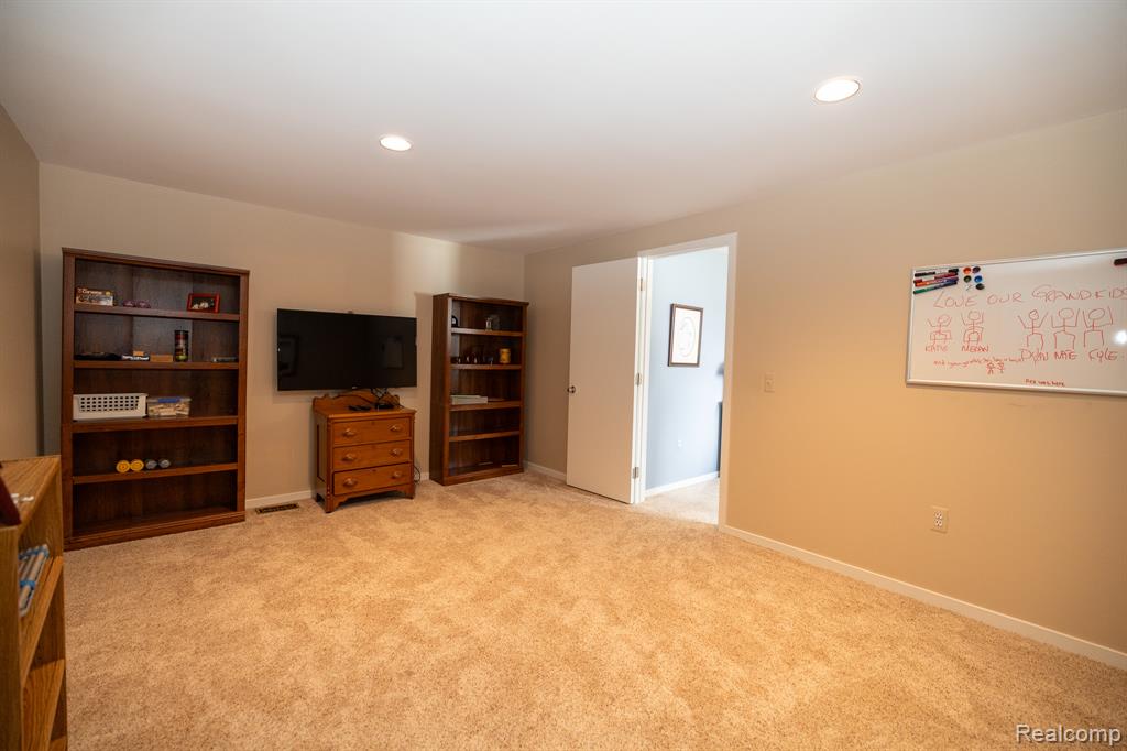 762 Golden Shores, White Lake, MI — Photo 36