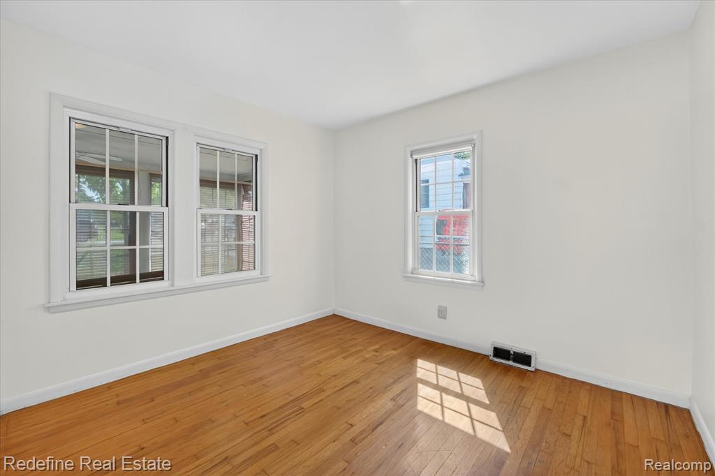 3207 Waukegan Street, Auburn Hills, MI 48326 — Photo 16