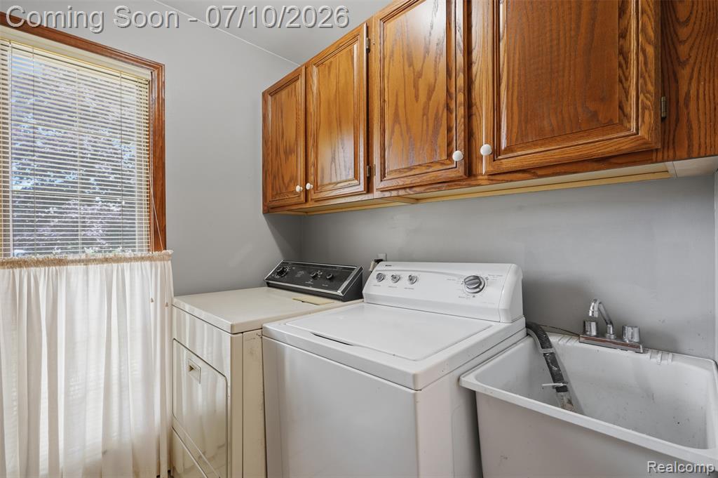 42675 Christina Drive, Sterling Heights, MI 48313 — Photo 21