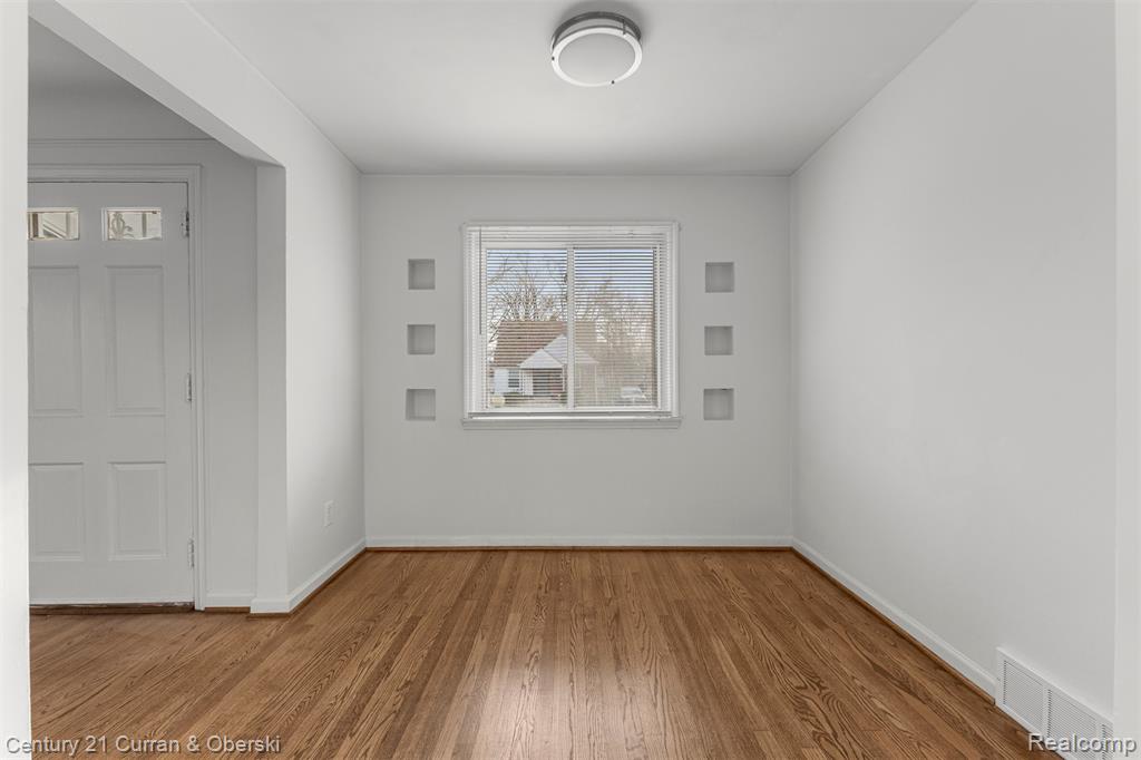 7609 Stout, Detroit, MI 48228 — Photo 11