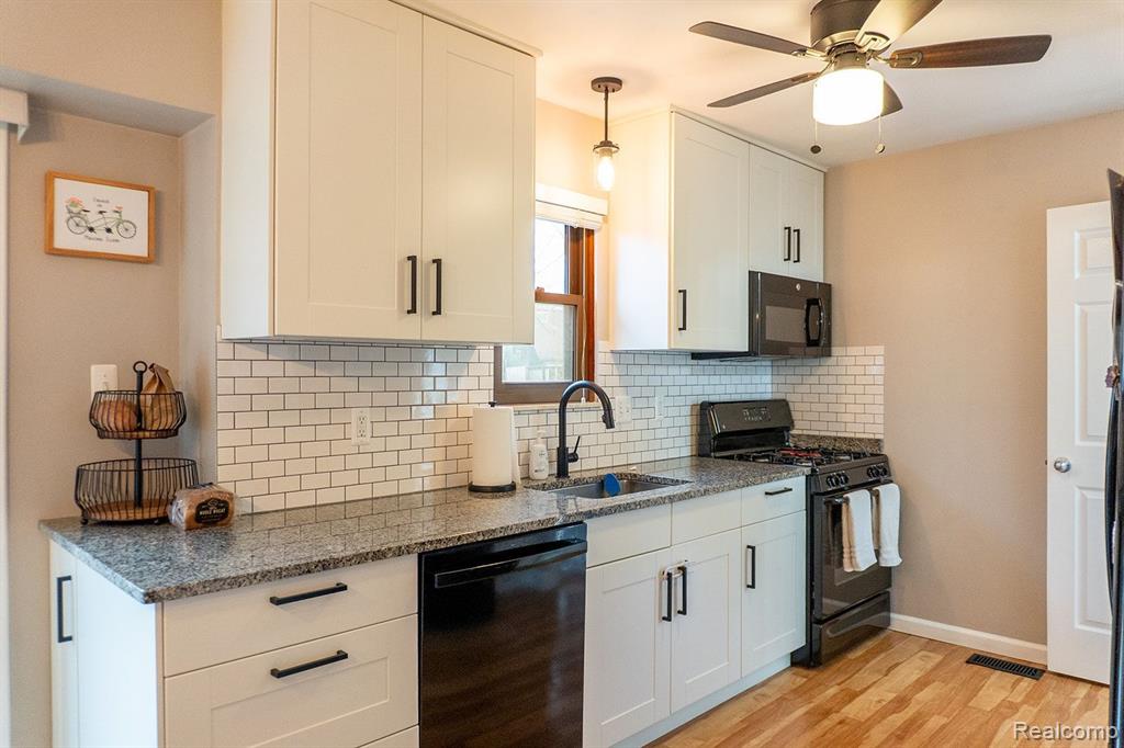 509 W PARKER Avenue, Madison Heights, MI 48071 — Photo 5