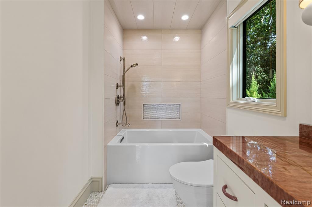 4806 Walnut Lake Road, Bloomfield Hills, MI 48301 — Photo 27