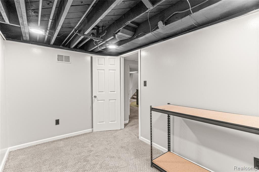 7148 Plainfield Street, Dearborn Heights, MI 48127 — Photo 31