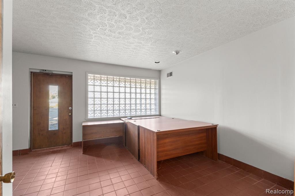 435 SUMPTER Road, Van Buren, MI 48111 — Photo 23