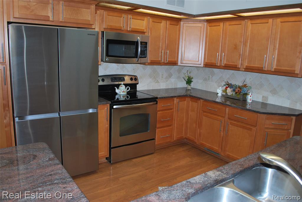 40936 Micol Drive, Plymouth, MI 48170 — Photo 15