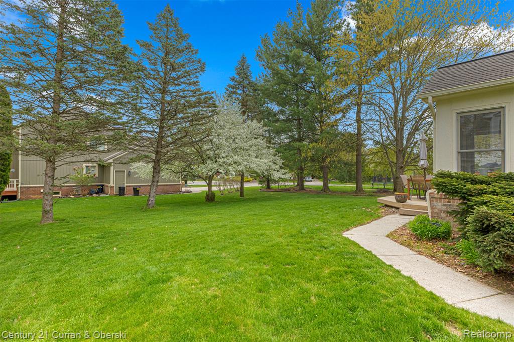 1424 Woodbridge Lane, Wixom, MI 48393 — Photo 72