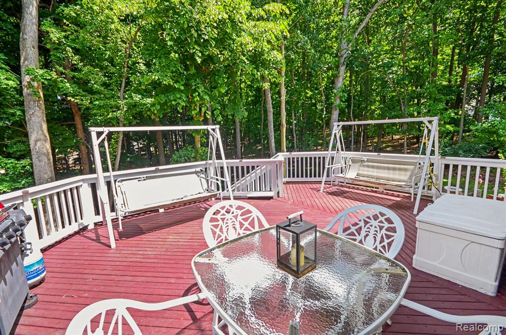 425 Thornridge Court, Rochester Hills, MI 48307 — Photo 28