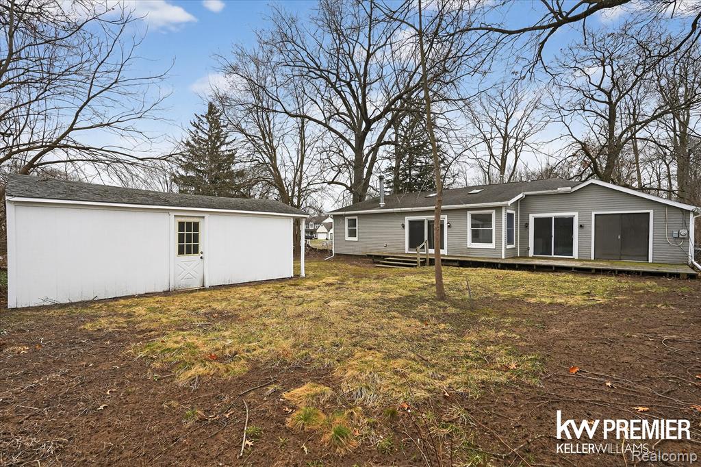 5658 Crescent Road, Waterford, MI 48327 — Photo 35