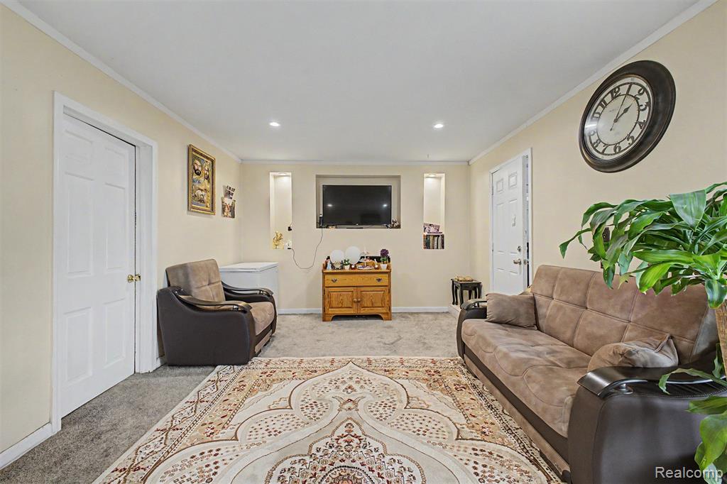 8650 Whitlock Avenue, Dearborn, MI 48126 — Photo 15