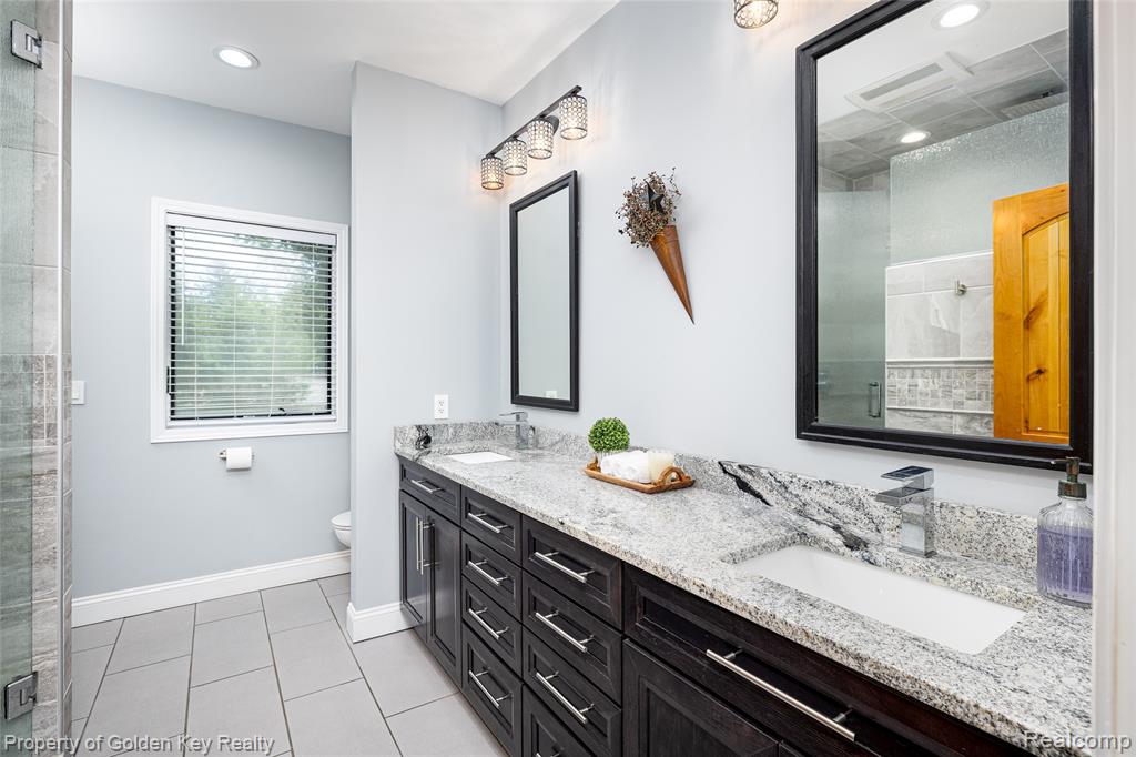 1210 W Oakley Park Road, Commerce Twp, MI 48390 — Photo 21