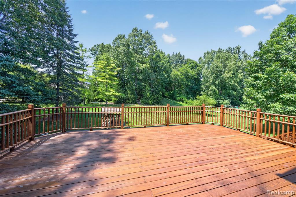 4895 Greenview Drive, Commerce Twp, MI 48382 — Photo 44