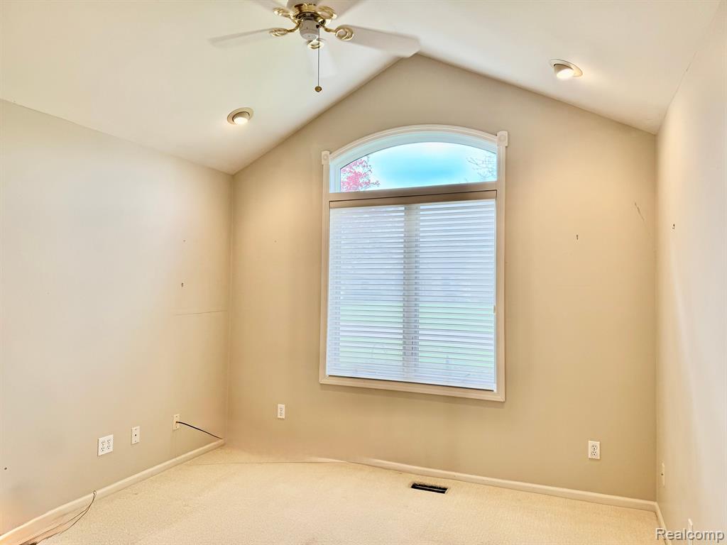 8505 Woodridge Drive, Davison, MI 48423 — Photo 16