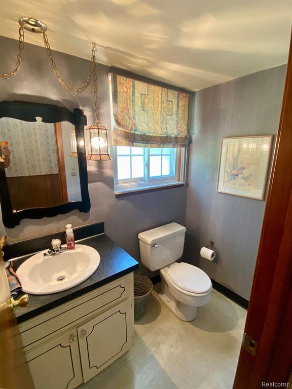 6643 GUILDFORD Drive, Shelby Twp, MI 48316 — Photo 9