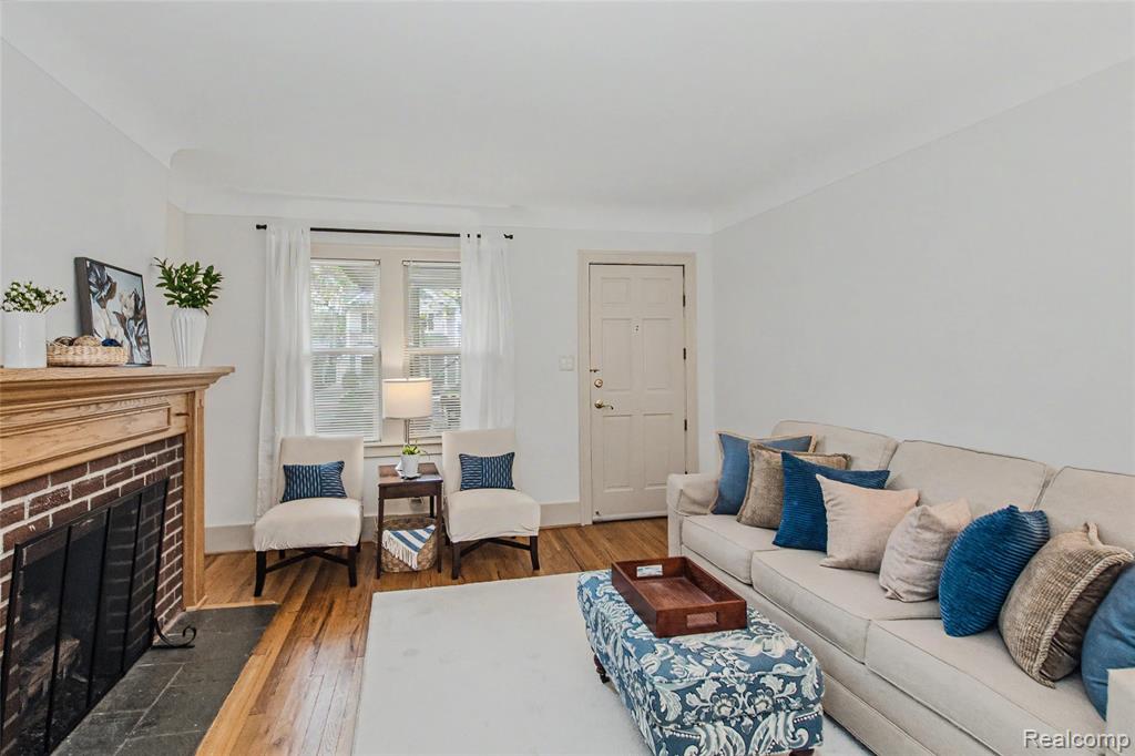 927 N Maple Avenue, Royal Oak, MI 48067 — Photo 17