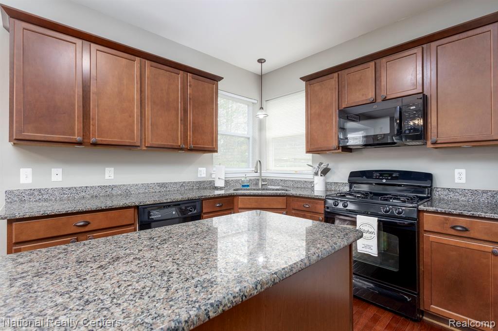 18 Wildrose Drive, White Lake, MI — Photo 10
